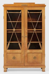 Biedermeier-Vitrinenschrank