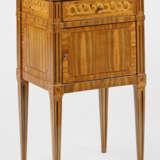 Louis XVI-Pfeilerschrank - photo 1