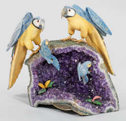 Imposante Papageiengruppe aus dem Atelier Reiner Stein