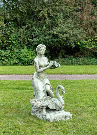 Große Parkbrunnenfigur mit Leda und dem Schwan - photo 1