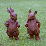 Zwei Gartenfiguren von Peter Rabbit und Mr Ratty - фото 1