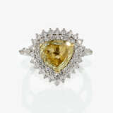 Ring mit einem gelben Brillant und Diamanten - - photo 2