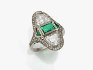 Exquisiter Art Dèco Ring besetzt mit Diamanten und Smaragden - Deutschland, um 1925