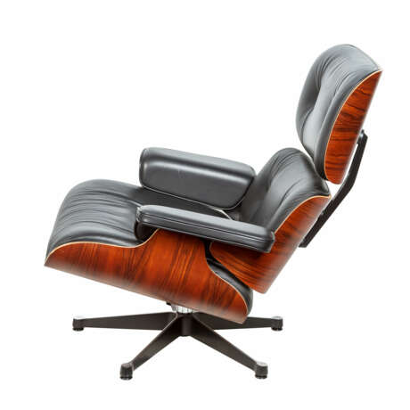RAY & CHARLES EAMES "Lounge Chair mit Ottomane" - photo 4