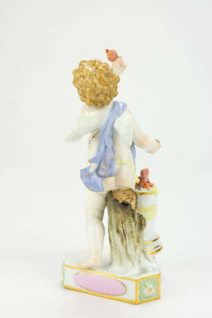 Zwei Porzellanfiguren Amor 'Je le Punis' und kleine Gärtnerin - фото 3