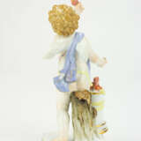 Zwei Porzellanfiguren Amor 'Je le Punis' und kleine Gärtnerin - photo 3