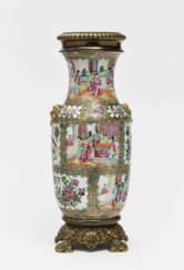Vase (zum Lampenfuß montiert) - China, wohl Quing
