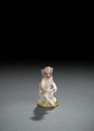 Miniaturmodell eines sitzenden Affen - photo 2