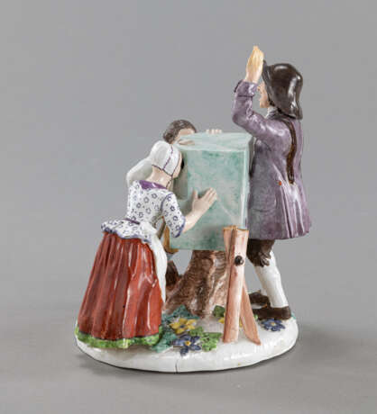 Figurengruppe mit Schausteller mit Peepshow und Kindern - фото 2