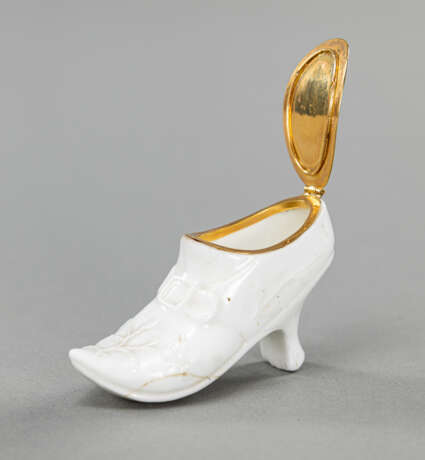 Tabatiere in Schuhform mit Goldmontierung - photo 2