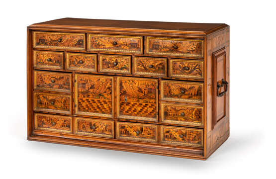 Seltenes Renaissance-Kabinett mit feiner Landschafts- und Vogelmarketerie - photo 1