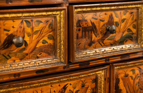 Seltenes Renaissance-Kabinett mit feiner Landschafts- und Vogelmarketerie - фото 11