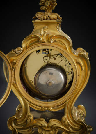 Prachtvolle Louis-XV-Pendule - photo 3