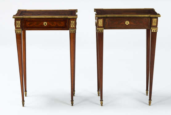 Paar feine Louis-XVI-Stil Beistell-Tischchen - photo 2