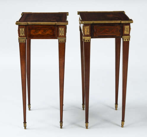 Paar feine Louis-XVI-Stil Beistell-Tischchen - photo 5