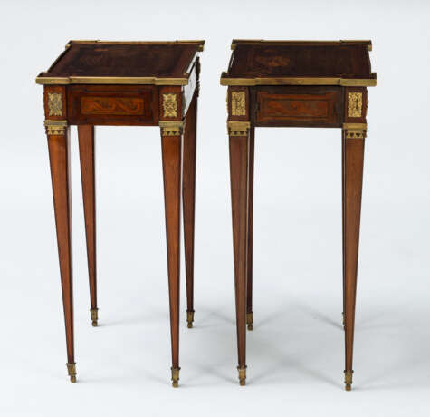 Paar feine Louis-XVI-Stil Beistell-Tischchen - Foto 7