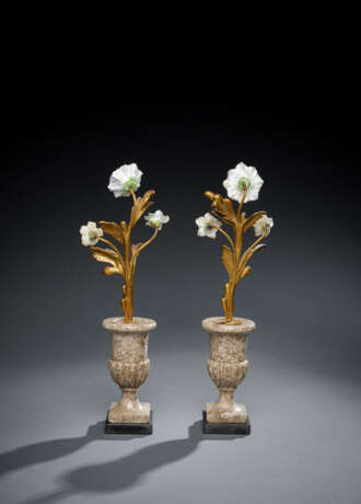 Paar Ziervasen mit Porzellan-Blüten - photo 3