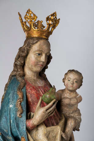 Große gotische Madonna mit Kind auf der Mondsichel - фото 3