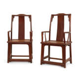 A PAIR OF HUANGHUALI SOUTHERN OFFICIAL`S HAT ARMCHAIR, NANGUANMAOYI - photo 1