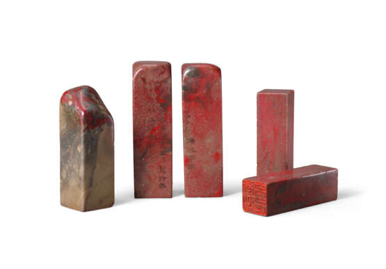A SET OF FIVE CHICKEN BLOOD SOAPSTONE SEALS FOR PRINCE DING - фото 1