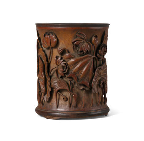 A FINELY CARVED BAMBOO ‘LOTUS POND’ BRUSH POT - photo 1