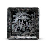 A MOTHER-OF-PEARL INLAID BLACK LACQUER SQUARE TRAY - фото 1