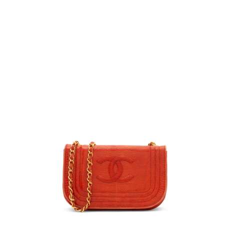 A RED LIZARD FLAP BAG WITH GOLD HARDWARE - Foto 1