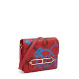 A LIMITED EDITION ROUGE DE COEUR, BLEU FRIDA & ROUGE H SWIFT LEATHER ÉPERON D'OR ROULIS 18 WITH GOLD HARDWARE - photo 2