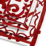 A SET OF TWENTY SIX: A RED BALCON DU GUADALQUIVIR PORCELAIN SET - photo 4