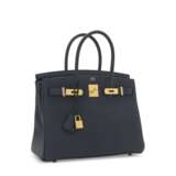 A BLEU NUIT TOGO LEATHER BIRKIN 30 WITH GOLD HARDWARE - Foto 2