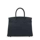 A BLEU NUIT TOGO LEATHER BIRKIN 30 WITH GOLD HARDWARE - Foto 3