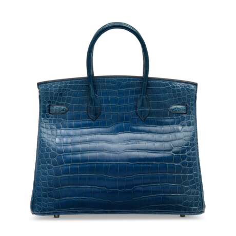 A SHINY BLEU ABYSSE POROSUS CROCODILE BIRKIN 35 WITH PALLADIUM HARDWARE - Foto 3