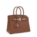 A GOLD TOGO LEATHER BIRKIN 30 WITH PALLADIUM HARDWARE - Foto 2