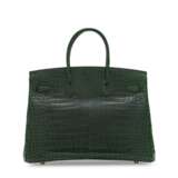 A SHINY VERT FONCÉ POROSUS CROCODILE BIRKIN 35 WITH GOLD HARDWARE - photo 3