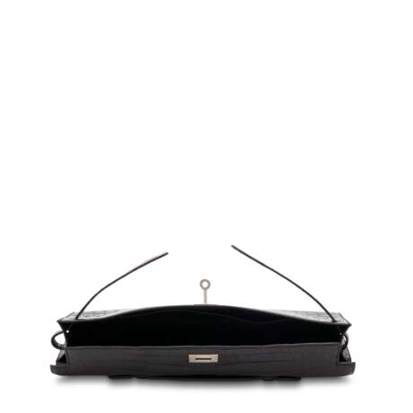 A SHINY BLACK KELLY CUT CLUTCH WITH PALLADIUM HARDWARE - фото 5