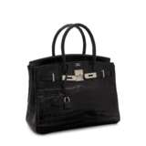 A MATTE BLACK NILOTICUS CROCODILE BIRKIN 30 WITH BRUSHED PALLADIUM HARDWARE - Foto 2