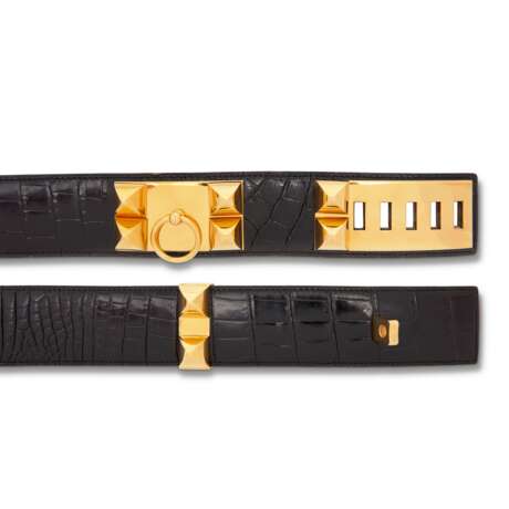 A SHINY BLACK POROSUS CROCODILE CDC BELT WITH GOLD HARDWARE - photo 2