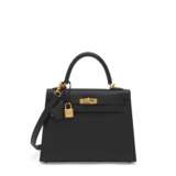 A BLACK EPSOM LEATHER SELLIER KELLY 25 WITH GOLD HARDWARE - фото 1