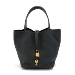 A BLACK CLÉMENCE AND ALLIGATOR LEATHER TOUCH PICOTIN LOCK 22 WITH GOLD HARDWARE