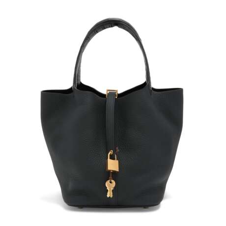 A BLACK CLÉMENCE AND ALLIGATOR LEATHER TOUCH PICOTIN LOCK 22 WITH GOLD HARDWARE - Foto 1