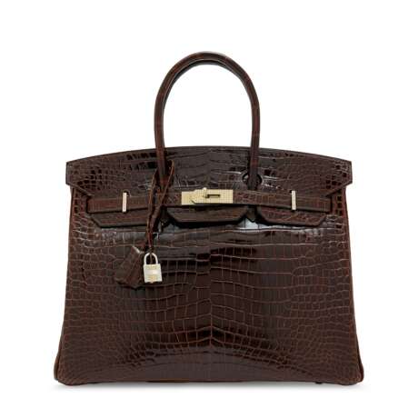 AN EXCEPTIONAL, SHINY COCOAN POROSUS CROCODILE BIRKIN 35 WITH 18K YELLOW GOLD AND YELLOW SAPPHIRE HARDWARE - фото 1