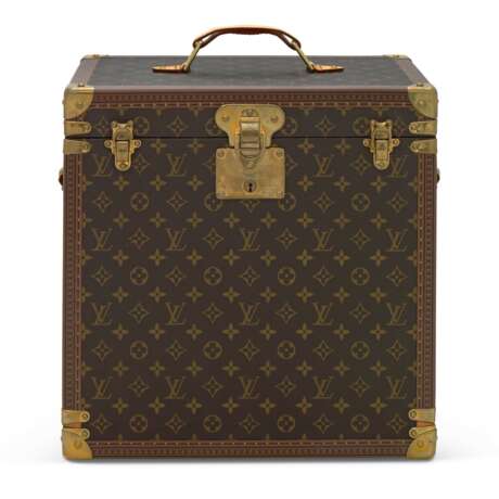 A MADE TO ORDER CLASSIC MONOGRAM TOILE & VACHE NATURELLE WATCH BOX WITH BRASS HARDWARE - фото 2