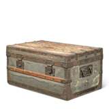 A RARE ZINC EXPLORER TRUNK - фото 1