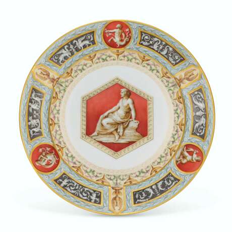 A PORCELAIN PLATE FROM THE RAPHAEL SERVICE - photo 1
