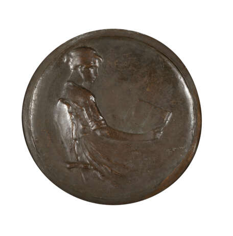 "La lettura" | bassorilievo in bronzo (d cm 21) | Firmato in basso a destra | In cornice - фото 2