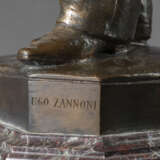 "Agostino Zorzi" | scultura in bronzo (h cm 65) poggiante su base in marmo | Firmata alla base | (difetti) - Foto 2