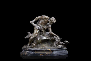 "Ercole che abbatte il centauro" | scultura in bronzo (cm 42x36x30) poggiante su base in marmo nero venato | Firmata alla base