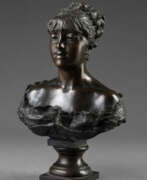 Винченцо Гемито. "Busto femminile" | scultura in bronzo (h cm 24) | Firmato al retro; iscrizione Proprietà Artistica | (difetti)