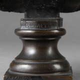 "Busto femminile" | scultura in bronzo (h cm 24) | Firmato al retro; iscrizione Proprietà Artistica | (difetti) - фото 2