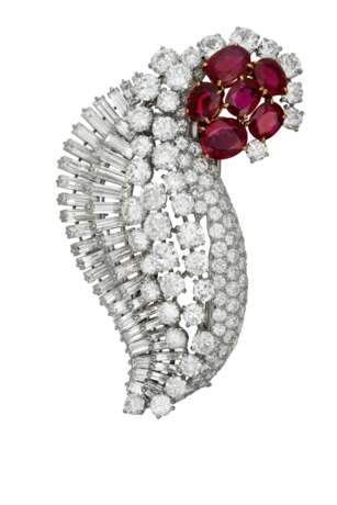 RUBY AND DIAMOND BROOCH MOUNTED BY CARTIER - Foto 1